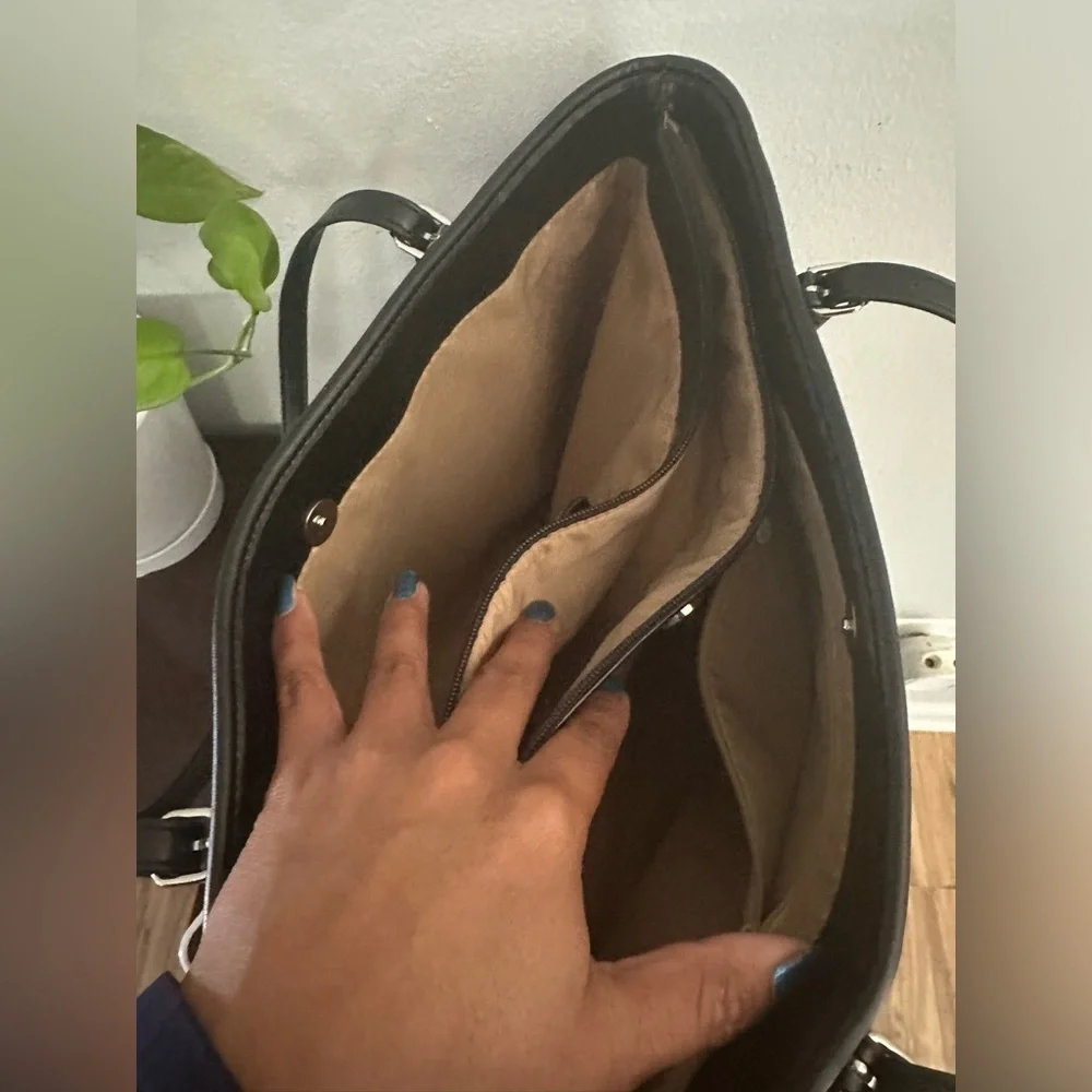 Aurielle Genuine leather large tote Bag - Picture 11 of 13